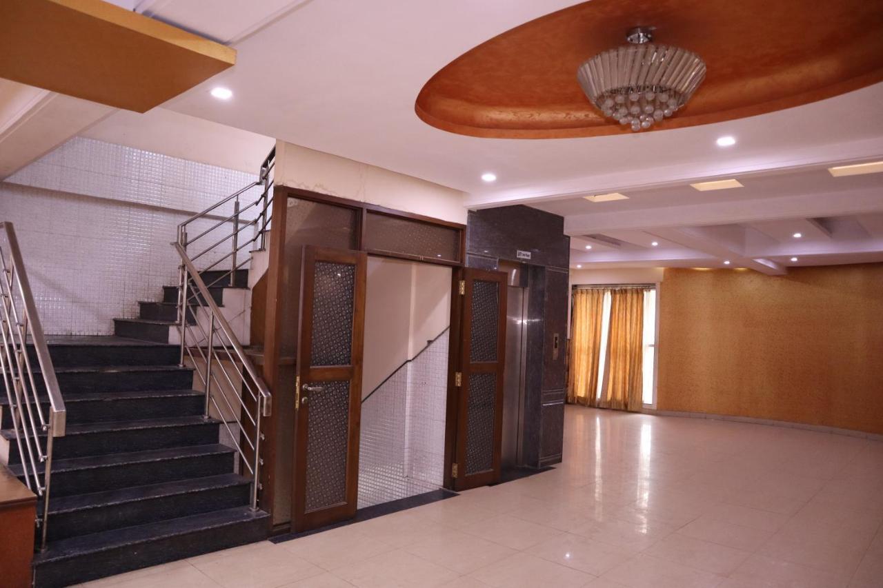 Smilestay Bns Lodge Bangalore Eksteriør billede
