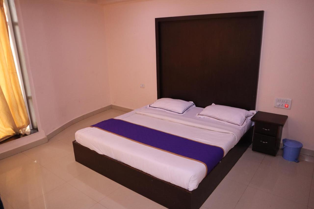 Smilestay Bns Lodge Bangalore Eksteriør billede