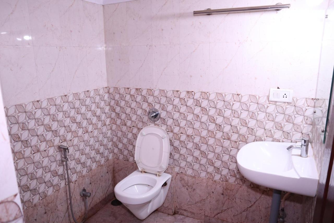 Smilestay Bns Lodge Bangalore Eksteriør billede