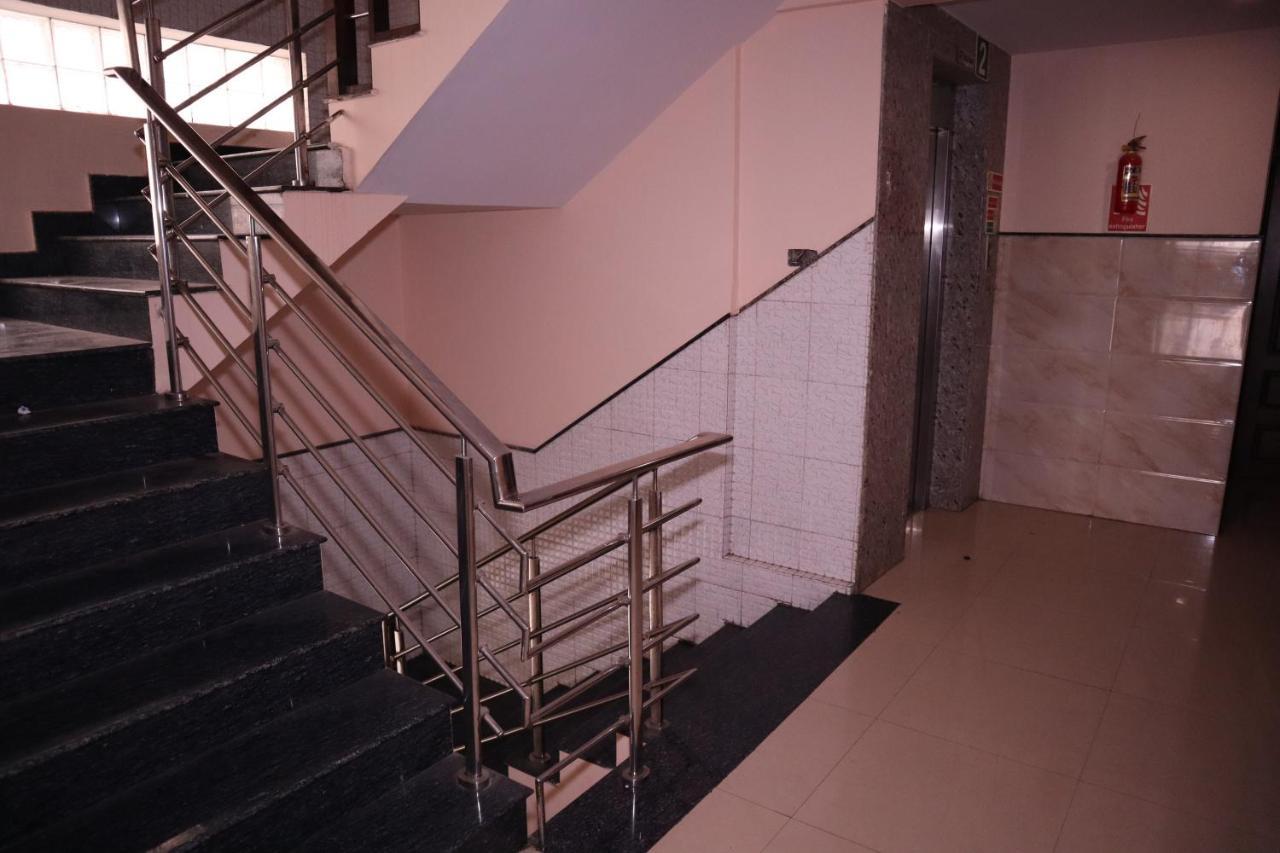 Smilestay Bns Lodge Bangalore Eksteriør billede